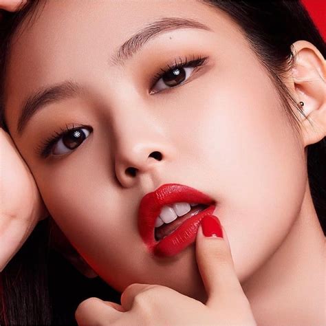 jennie pink lipstick.